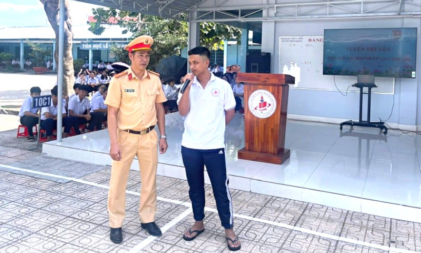 Trường Tiểu học, THCS, THPT Nguyễn Bỉnh Khi&ecirc;m: Nhiều nỗ lực cho năm học mới