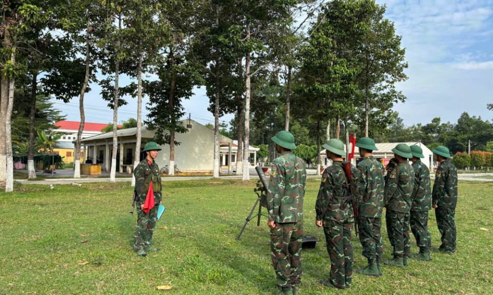 Tiểu đo&agrave;n 14 Ph&aacute;o binh - &ldquo;Ch&acirc;n đồng, vai sắt, đ&aacute;nh giỏi, bắn tr&uacute;ng&rdquo;