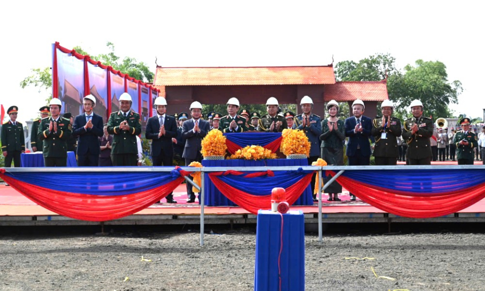 Khởi c&ocirc;ng x&acirc;y dựng c&ocirc;ng tr&igrave;nh hữu nghị Trường Tiểu học Sang Sovan