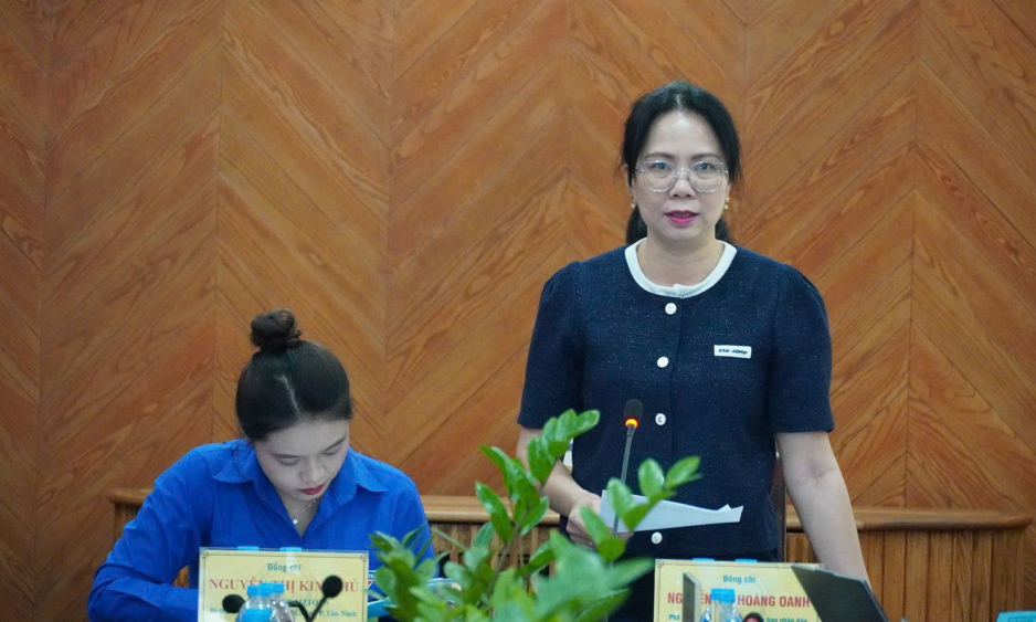 Chủ tịch UBND phường T&acirc;n Ninh đối thoại với thanh ni&ecirc;n