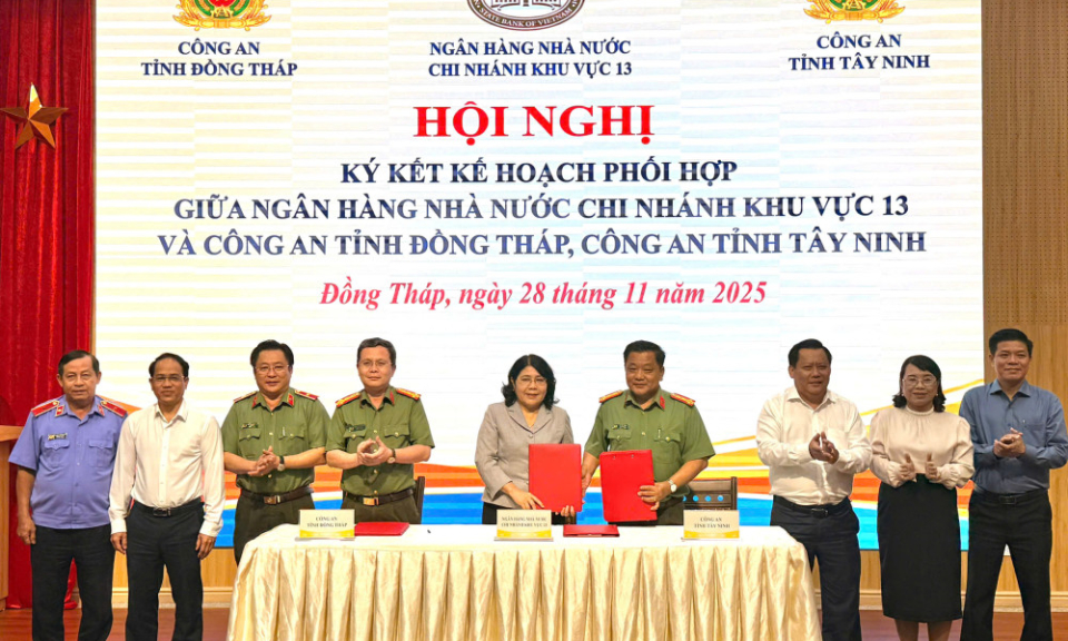K&yacute; kết kế hoạch phối hợp bảo đảm an ninh, trật tự v&agrave; lĩnh vực tiền tệ, ng&acirc;n h&agrave;ng