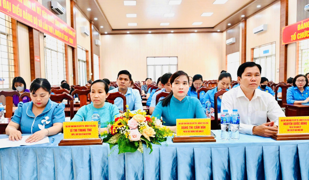 Đại biểu tham dự hội nghị  Công đoàn xã Mỹ Yên được thành lập theo Đề án