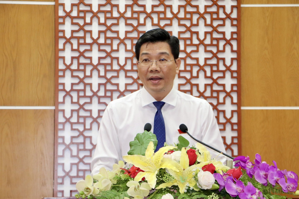 Phó Bí thư Thường trực Tỉnh ủy, Chủ tịch HĐND tỉnh Nguyễn Mạnh Hùng phát biểu kết luận kỳ họp