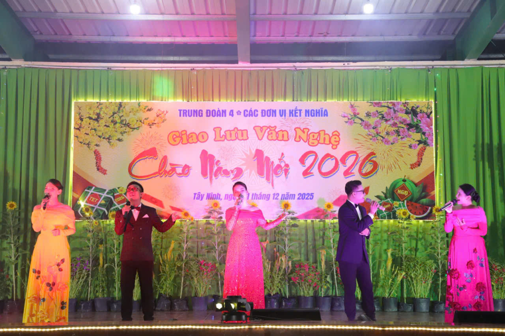 Tiết mục văn nghệ giao lưu của xã Châu Thành, Tây Ninh