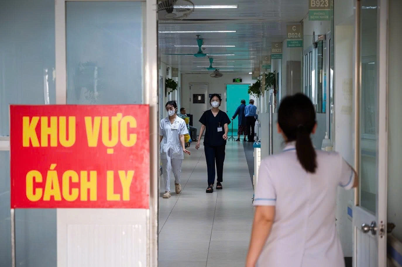 Bệnh nhân cúm A được điều trị riêng biệt tại Bệnh viện Thanh Nhàn, Hà Nội