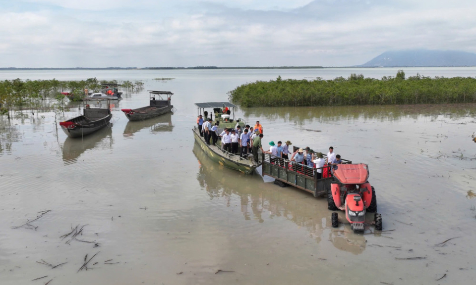 Hồ Dầu Tiếng vẫn chưa được quy hoạch, c&ocirc;ng bố luồng giao th&ocirc;ng thủy nội địa