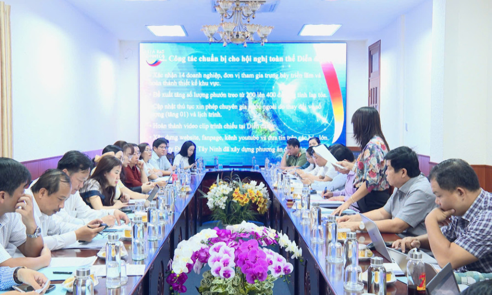 Họp nghe b&aacute;o c&aacute;o tiến độ chuẩn bị tổ chức Diễn đ&agrave;n quốc tế ASIA R&D CONNECT 2025