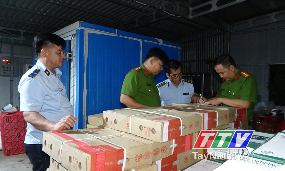 Ph&aacute;t hiện số lượng lớn thịt động vật đ&ocirc;ng lạnh chưa r&otilde; nguồn gốc, xuất xứ