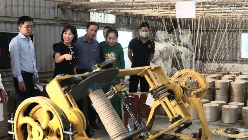 Hỗ trợ ứng dụng m&aacute;y se sợi phục vụ sản xuất d&acirc;y thừng