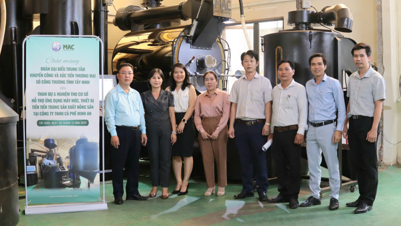 Hỗ trợ m&aacute;y m&oacute;c ti&ecirc;n tiến trong sản xuất n&ocirc;ng sản tại x&atilde; Cần Giuộc