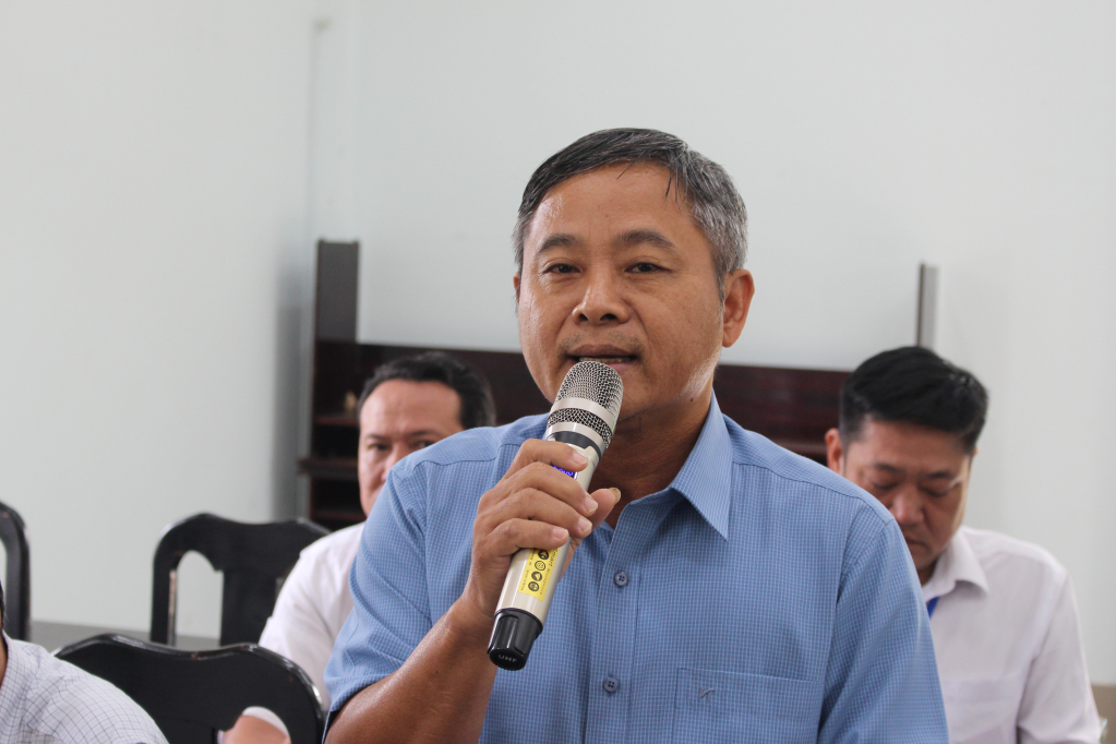  Cử tri ấp Vịnh nêu kiến nghị.