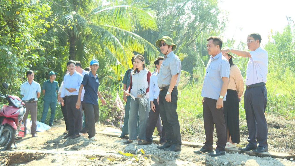 Đoàn công tác Sở Nông nghiệp và Môi trường tỉnh Tây Ninh khảo sát thực tế điểm sạt lở