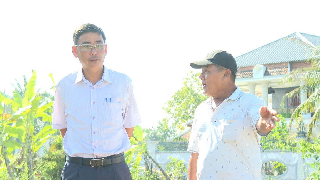 Chính quyền địa phương đã khẩn trương thăm hỏi, động viên hộ dân bị ảnh hưởng bởi sạt lở, đồng thời triển khai các biện pháp bảo đảm an toàn khu vực.