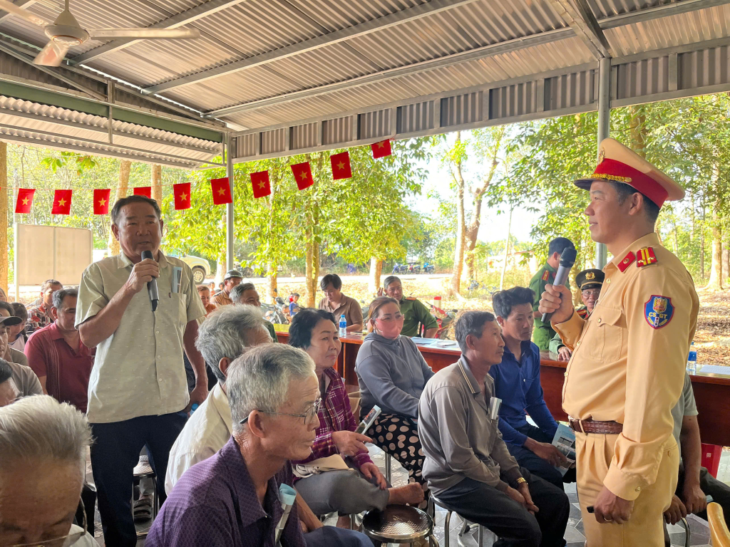 Người dân chia sẻ về quá trình tham gia giao thông trên đường thuỷ