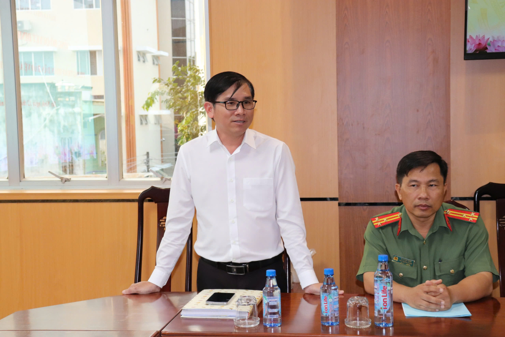 Tổng biên tập Báo và phát thanh, truyền hình Tây Ninh Lê Hồng Phước phát biểu tại buổi lễ