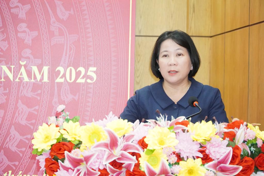 Phó Trưởng Ban Tuyên giáo và Dân vận Tỉnh uỷ Tây Ninh Nguyễn Thuý Oanh phát biểu kết luận hội nghị