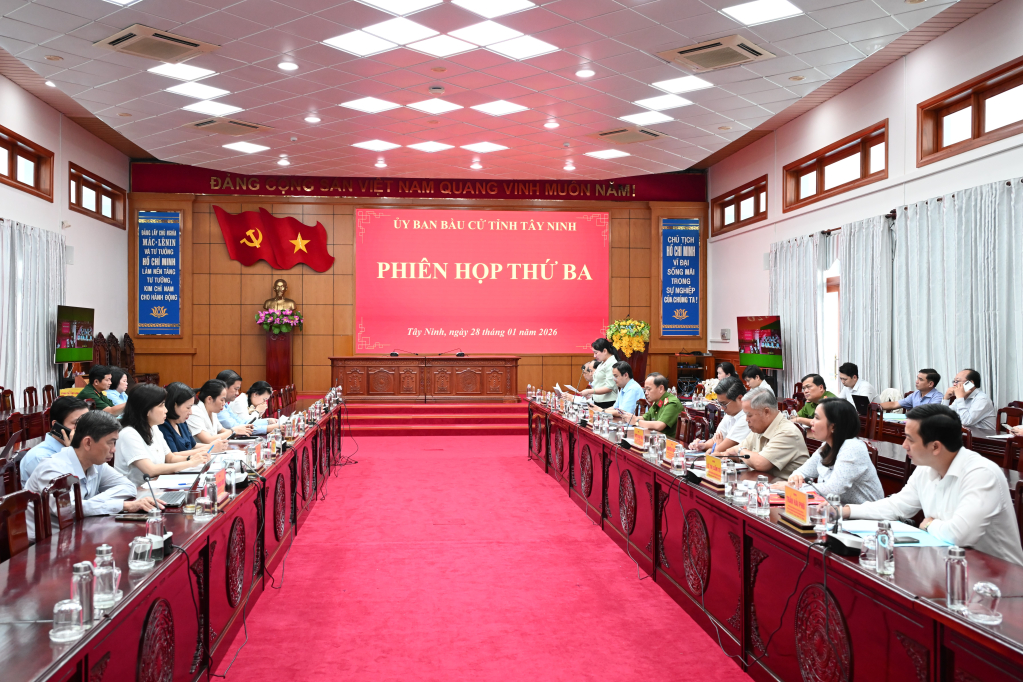 Các đại biểu dự phiên họp tại điểm cầu trung tâm tỉnh