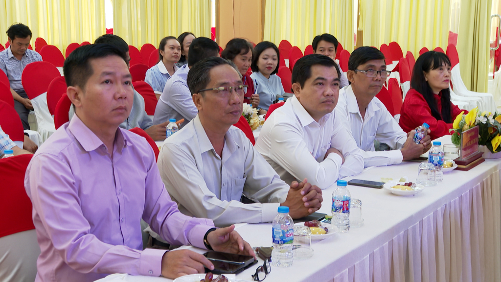 Đại biểu tham dự hội nghị