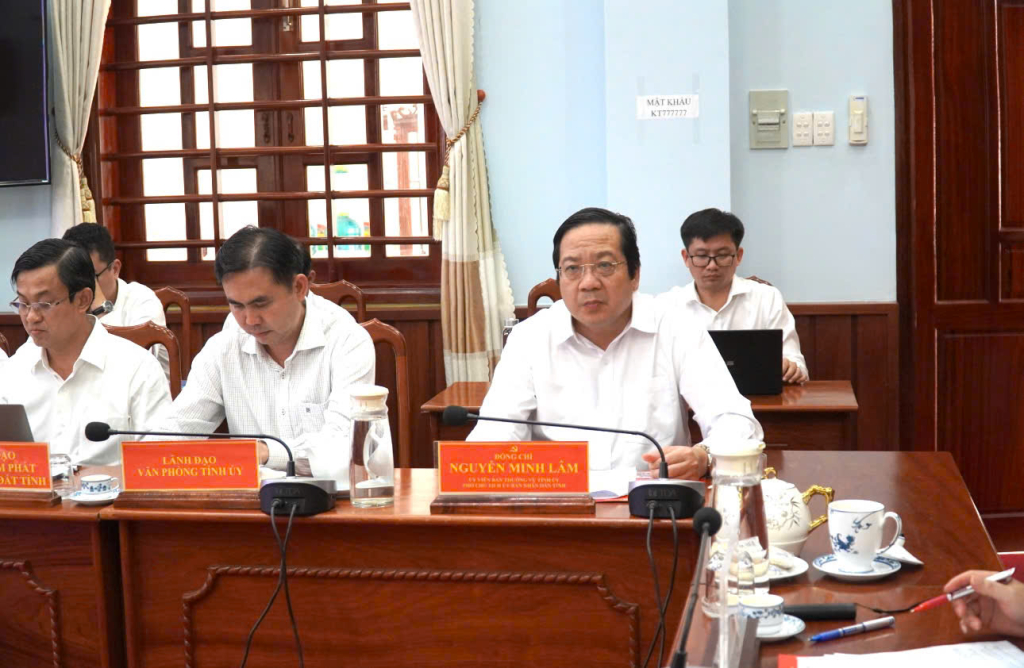 Đại biểu tham dự tại buổi làm việc