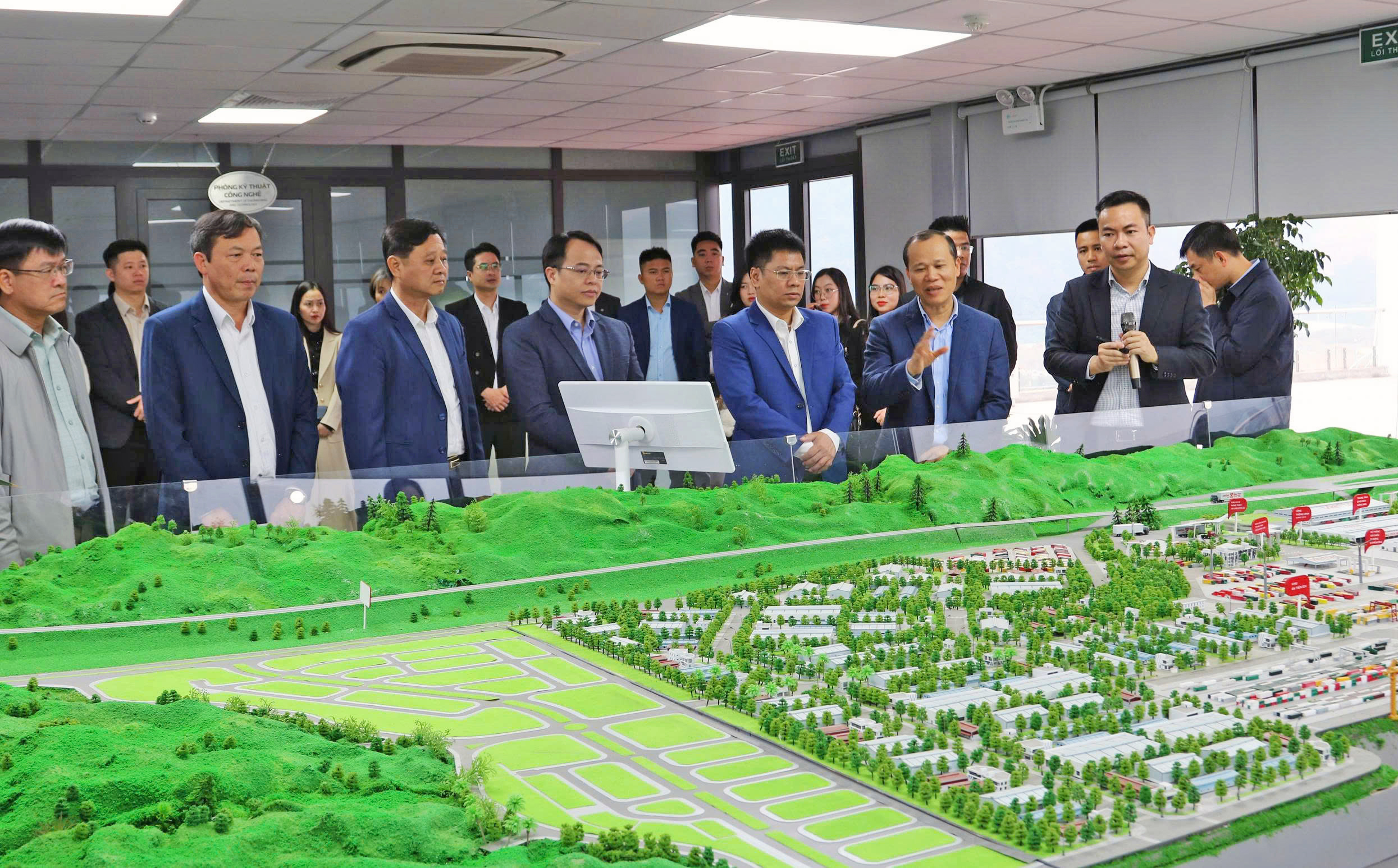 Ảnh với chú thích