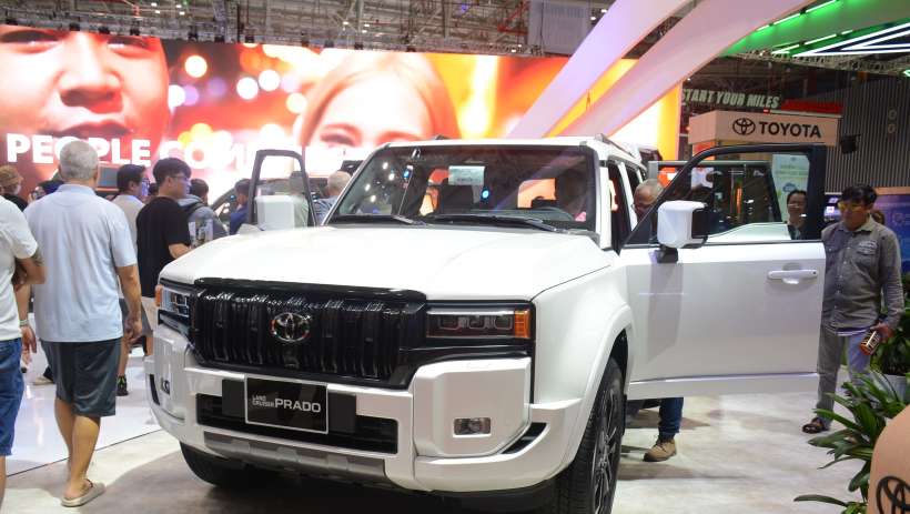 Triệu hồi hơn 2.200 xe Toyota gi&aacute; h&agrave;ng tỉ đồng tại Việt Nam d&iacute;nh lỗi phần mềm