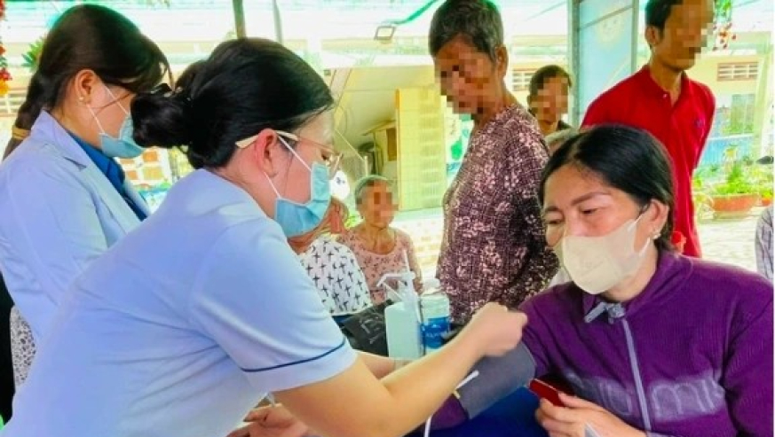 Từ 01/01/2026, nh&acirc;n vi&ecirc;n y tế, người d&acirc;n hưởng nhiều lợi &iacute;ch từ ch&iacute;nh s&aacute;ch mới