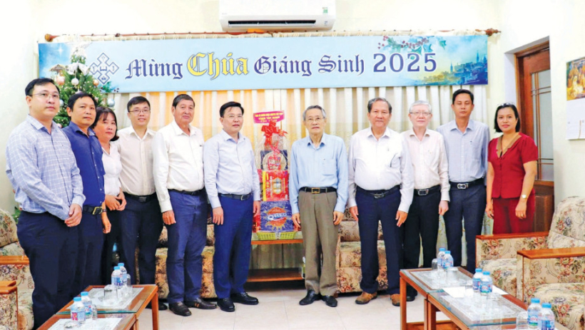 Đồng b&agrave;o C&ocirc;ng gi&aacute;o, Tin L&agrave;nh chung sức x&acirc;y dựng qu&ecirc; hương