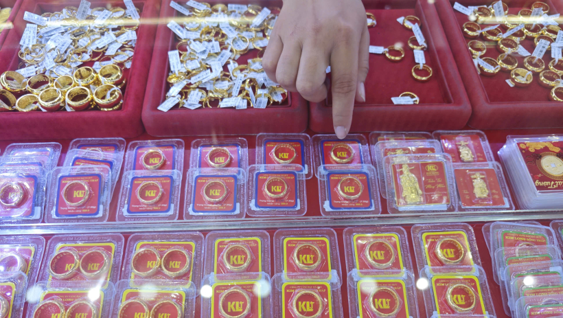 Gi&aacute; v&agrave;ng h&ocirc;m nay 2/1/2026: V&agrave;ng nhẫn b&aacute;n ra vượt mặt v&agrave;ng miếng