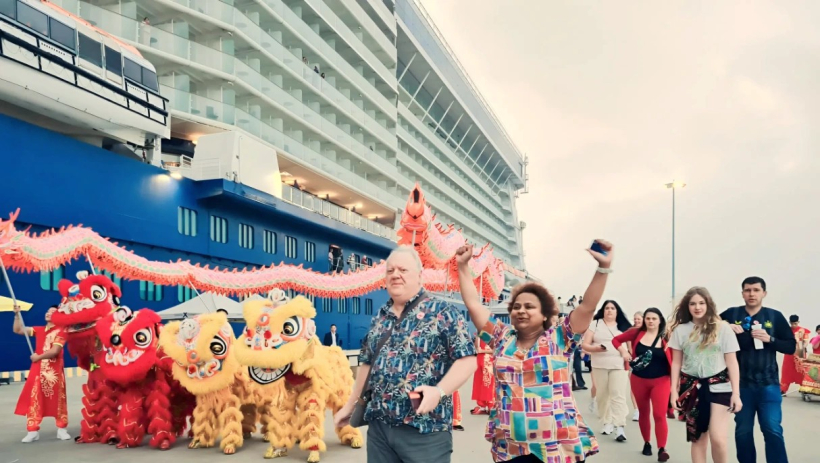 Du lịch Quảng Ninh 'b&ugrave;ng nổ' dịp tết Dương lịch 2026