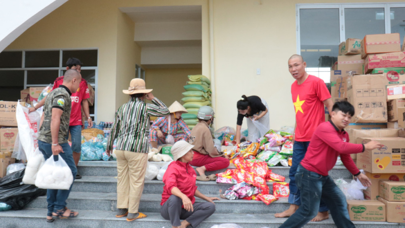 Từ đất nắng T&acirc;y Ninh gửi hơi ấm về miền Trung mưa lũ