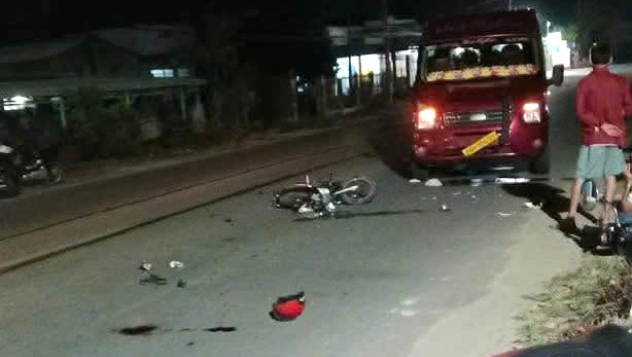 Tai nạn giao th&ocirc;ng giữa xe &ocirc; t&ocirc; kh&aacute;ch và xe đạp đi&ecirc;̣n, 1 người tử vong