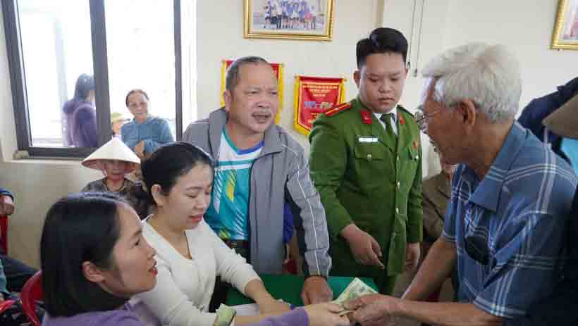 Hai mức qu&agrave; tặng cho người c&oacute; c&ocirc;ng với c&aacute;ch mạng dịp Tết Nguy&ecirc;n đ&aacute;n B&iacute;nh Ngọ