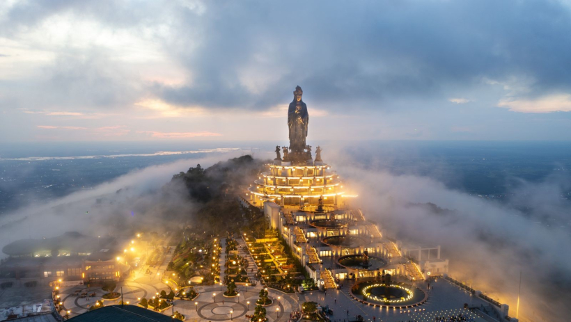 N&uacute;i B&agrave; Đen được chọn l&agrave; điểm đến trong Đại lễ Vesak 2025