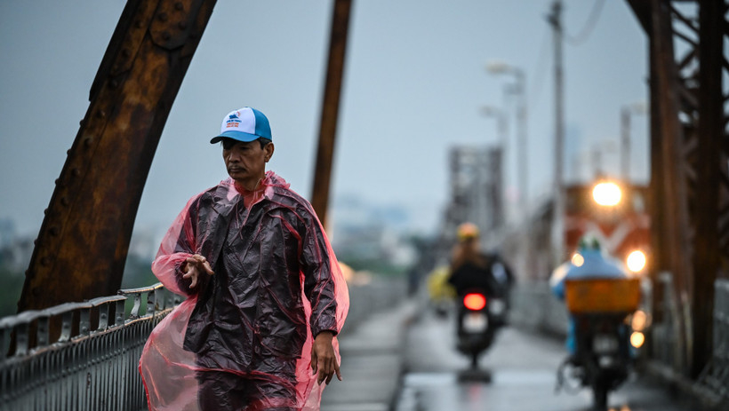 Kh&ocirc;ng kh&iacute; lạnh ảnh hưởng hầu hết Bắc Trung Bộ, Thủ đ&ocirc; H&agrave; Nội trời r&eacute;t đậm