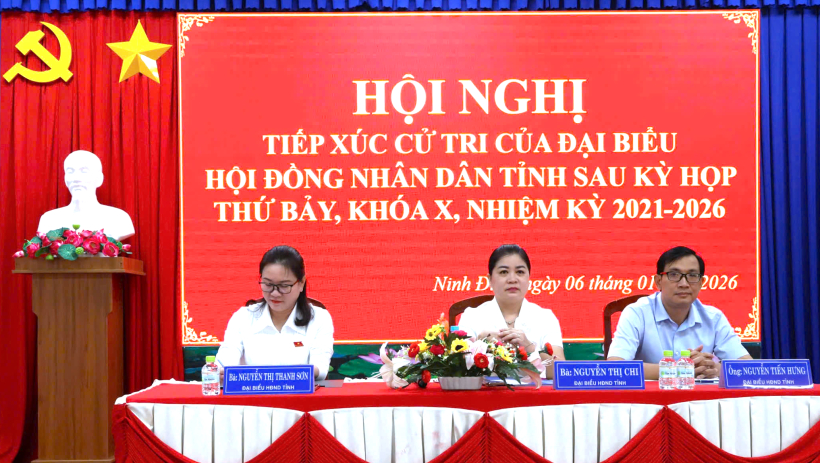 Cử tri x&atilde; Ninh Điền phản &aacute;nh t&igrave;nh trạng thiếu thuốc, vật tư y tế