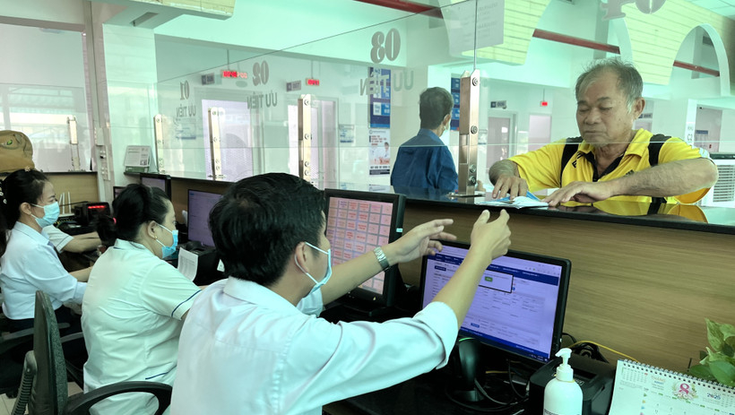 2 đối tượng được tăng mức hưởng kh&aacute;m chữa bệnh BHYT l&ecirc;n 100%