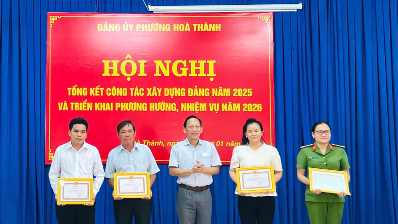 Đảng ủy phường H&ograve;a Th&agrave;nh tổng kết c&ocirc;ng t&aacute;c x&acirc;y dựng Đảng năm 2025
