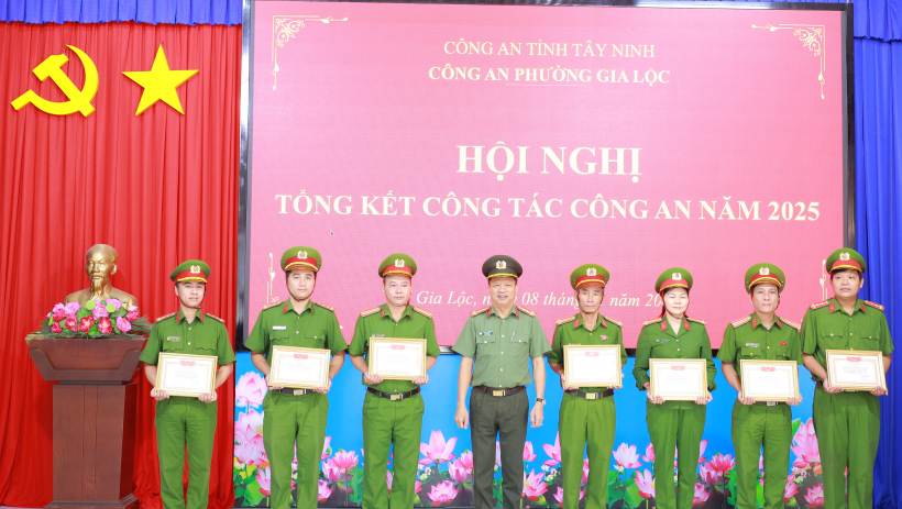 C&ocirc;ng an phường Gia Lộc tổng kết c&ocirc;ng t&aacute;c c&ocirc;ng an năm 2025