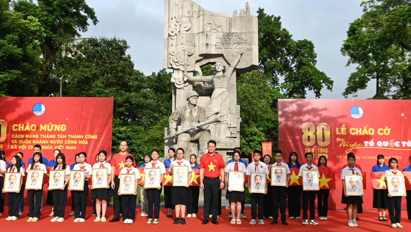 Top 10 c&ocirc;ng tr&igrave;nh thanh ni&ecirc;n ti&ecirc;u biểu to&agrave;n quốc năm 2025