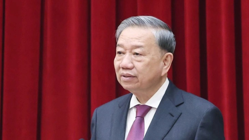 Tổng B&iacute; thư T&ocirc; L&acirc;m k&yacute; nghị quyết mới của Bộ Ch&iacute;nh trị về ph&aacute;t triển kinh tế nh&agrave; nước