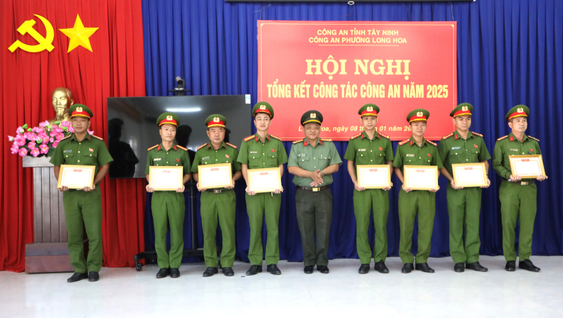 C&ocirc;ng an phường Long Hoa đạt nhiều kết quả nổi bật trong năm 2025