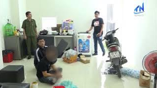 Bắt tạm giam nh&oacute;m đối tượng tạt sơn, n&eacute;m chất bẩn để đ&ograve;i nợ