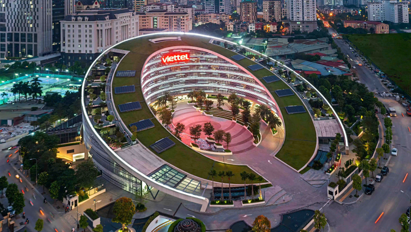 Viettel thu về kỷ lục 220 ng&agrave;n tỉ đồng năm 2025