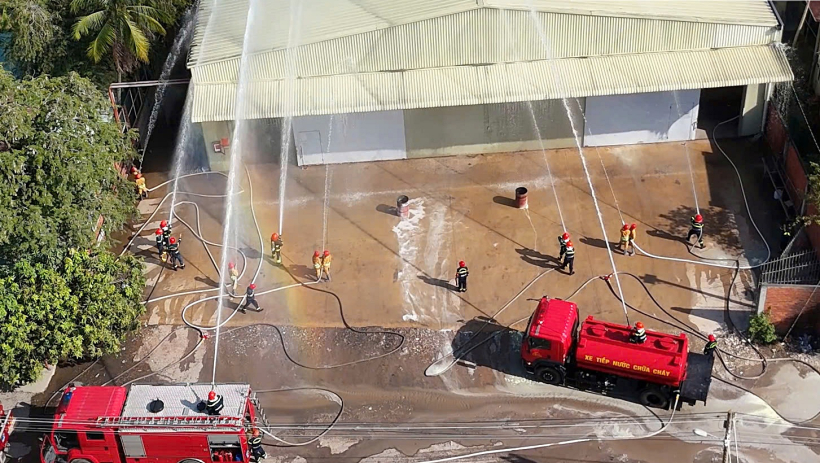 Thực tập phương &aacute;n chữa ch&aacute;y c&oacute; nhiều lực lượng, phương tiện tham gia