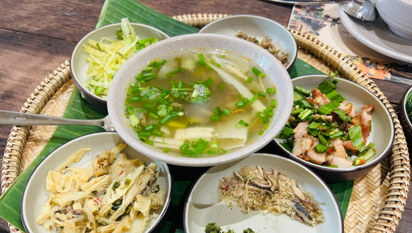 Bữa ăn n&ecirc;n k&eacute;o d&agrave;i trong bao l&acirc;u, v&igrave; sao n&ecirc;n ăn chậm nhai kỹ?