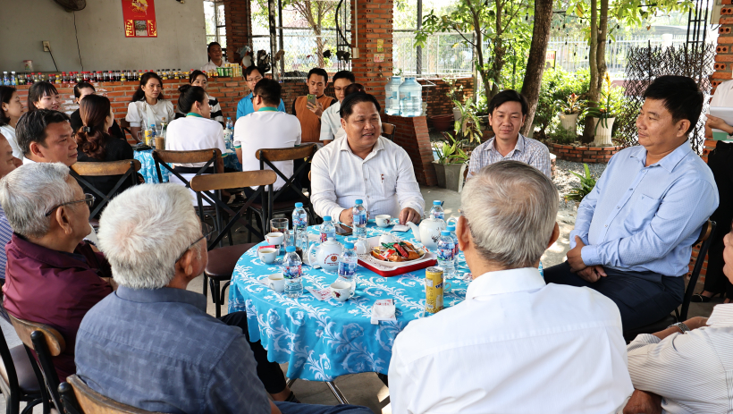 &lsquo;C&agrave; ph&ecirc; s&aacute;ng&rsquo; - 'cầu nối' giữa Nh&acirc;n d&acirc;n với Đảng, ch&iacute;nh quyền địa phương 