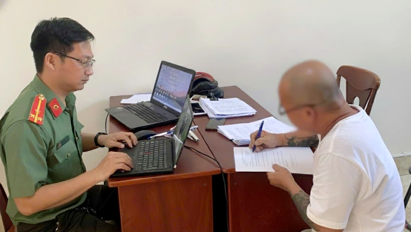 Xử phạt c&aacute; nh&acirc;n chia sẻ th&ocirc;ng tin xuy&ecirc;n tạc tr&ecirc;n kh&ocirc;ng gian mạng