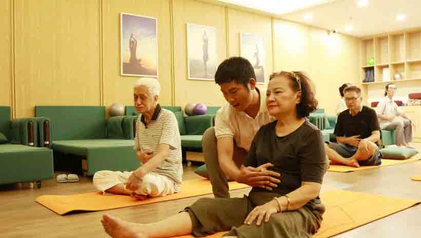 Tiến tới Đại hội XIV của Đảng: Bứt ph&aacute; từ ch&iacute;nh s&aacute;ch chăm lo người cao tuổi