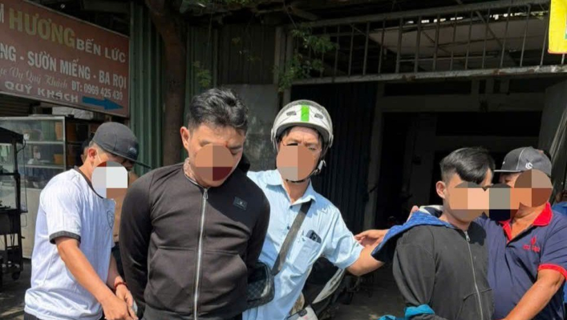 C&ocirc;ng an x&atilde; Bến Lức phối hợp bắt giữ 2 đối tượng g&acirc;y rối, đ&aacute;nh nhau tại TP.Hồ Ch&iacute; Minh 