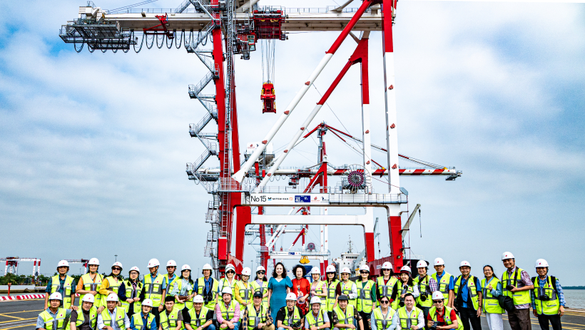 Cảng biển tr&ecirc;n v&ugrave;ng qu&ecirc;  kh&ocirc;ng c&oacute; biển